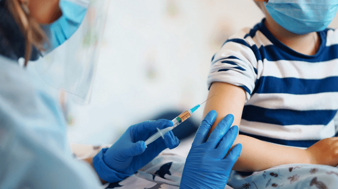 Κορωνοϊός πλατφόρμα εμβολιασμό παιδιών-serrespost