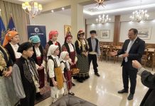 Κάλαντα στον Δήμαρχο Σερρών από το Λύκειο Ελληνίδων και τον Σύλλογο «Κερκινίτις» Λύκειο Ελληνίδων Σύλλογος «Κερκινίτις» κάλαντα Δήμαρχος Σερρών