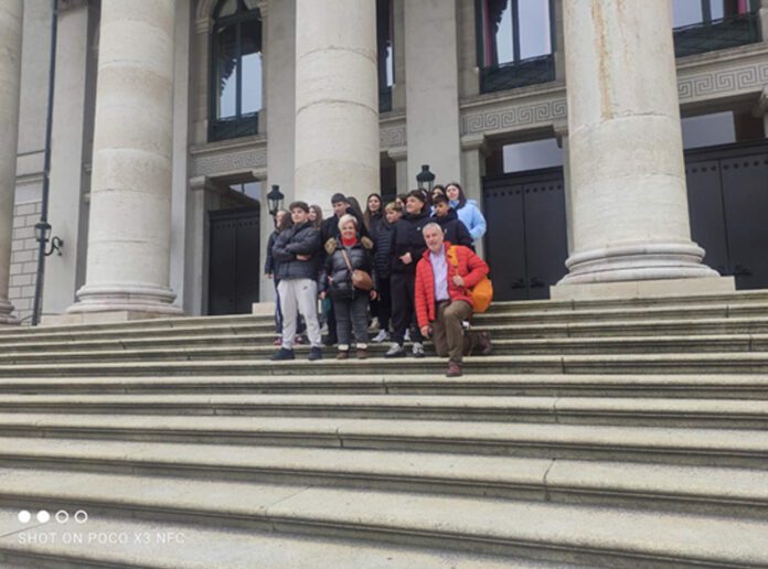 4ogymn_3serrespost 4ο Γυμνάσιο Σερρών Διεθνές Μαθητικό Συνέδριο στην Πράγα