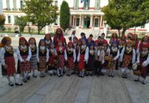 Τα κάλαντα του Λάζαρου από τα παιδιά της Θρακικής Εστίας Ν.Σερρών κάλαντα του Λάζαρου από παιδιά της Θρακικής Εστίας Ν.Σερρών