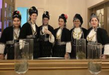 Με επιτυχία πραγματοποιήθηκε ο ετήσιος χορός του Πολιτιστικού Συλλόγου Οινούσσας – βίντεο