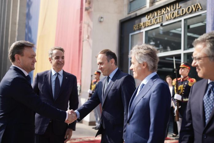 ΥΦΥΠΕΞ Τάσος Χατζηβασιλείου στη Μολδαβία με τον Πρωθυπουργό