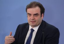 Bloomberg: Ο Πιερρακάκης ανακοινώνει σήμερα την υποψηφιότητά του για την προεδρία του Eurogroup