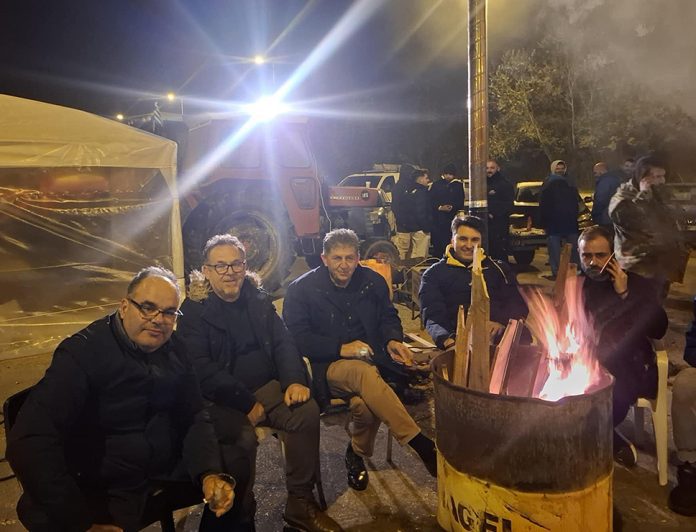 599514719_1175124081469862_3836464078611761512_n Ο Δήμαρχος και η Δημοτική Αρχή Ηράκλειας κοντά στους Αγρότες