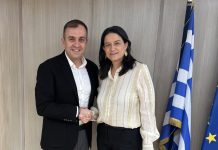 Συνάντηση Χατζηβασιλείου με Κεραμέως για ζητήματα εργασίας και κοινωνικής ασφάλισης στην Π.Ε. Σερρών Συνάντηση Χατζηβασιλείου με Κεραμέως για ζητήματα εργασίας και κοινωνικής ασφάλισης στην Π.Ε. Σερρών Συνάντηση με την Υπουργό Εργασίας και Κοινωνικής Ασφάλισης, Νίκη Κεραμέως, είχε ο βουλευτής Σερρών και Γραμματέας Διεθνών Σχέσεων και Ε.Ε. της Νέας Δημοκρατίας, Τάσος Χατζηβασιλείου, με αντικείμενο ζητήματα που απασχολούν τους Σερραίους πολίτες. Κατά τη διάρκεια της συνάντησης, ο Σερραίος βουλευτής έθεσε τα λειτουργικά ζητήματα του e-ΕΦΚΑ Σερρών, επισημαίνοντας ότι είναι σημαντικό να επιταχυνθούν οι διαδικασίες για την επέκταση του υποκαταστήματος στον 1ο όροφο του κτηρίου του πρώην ΙΚΑ Σερρών, ώστε να βελτιωθεί η παροχή υπηρεσιών προς τους πολίτες. Επίσης, συζήτησαν για την υλοποίηση του πιλοτικού προγράμματος κατάρτισης ανέργων της ΔΥΠΑ στις Σέρρες που ξεκίνησε με πρωτοβουλία του κ. Χατζηβασιλείου, καθώς και για την πορεία της ανεργίας στη χώρα, η οποία έχει μειωθεί στο 7,5%. Μετά το πέρας της συνάντησης, ο κ. Χατζηβασιλείου δήλωσε: «Με την Υπουργό Εργασίας Νίκη Κεραμέως συζητήσαμε για τα λειτουργικά ζητήματα του e-ΕΦΚΑ Σερρών. Είναι σημαντικό να επιταχυνθούν οι διαδικασίες για την επέκταση του υποκαταστήματος στον 1ο όροφο του κτηρίου του πρώην ΙΚΑ Σερρών. Με τον τρόπο αυτό, θα βελτιωθεί η παροχή υπηρεσιών προς τους πολίτες. Την ευχαριστώ θερμά για τη συνεχή της στήριξη στους συμπολίτες μου. Άλλωστε, η ίδια ξέρει από πρώτο χέρι όσα μας απασχολούν, καθώς έχει επισκεφθεί την πόλη μας το περασμένο φθινόπωρο. Συζητήσαμε και για όλα τα ζητήματα της ΔΥΠΑ, για το πιλοτικό πρόγραμμα που ξεκίνησε με πρωτοβουλία μου, καθώς και για τη στρατηγική του Υπουργείου Εργασίας που πέτυχε τη μείωση της ανεργίας στο 7,5%». Ακολουθήστε μας στο Google News στο Facebook και το Instagram και δείτε τα video μας στο TikTok