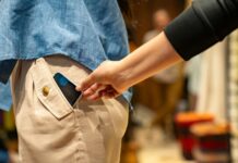 Τι πρέπει να κάνετε αμέσως αν σας κλέψουν το κινητό kinhto