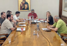 Αμηχανία στη Δημοτική Επιτροπή στην ερώτηση Χρυσανθίδη για το Θερινό Θεατράκι (βίντεο) Αμηχανία και σιωπή στη Δημοτική Επιτροπή στην ερώτηση Χρυσανθίδη για το Θερινό Θεατράκι