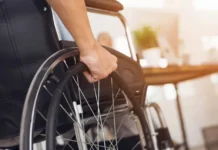 Aναπηρικά επιδόματα: Τι αλλάζει και πώς ωφελούνται οι δικαιούχοι anapiria
